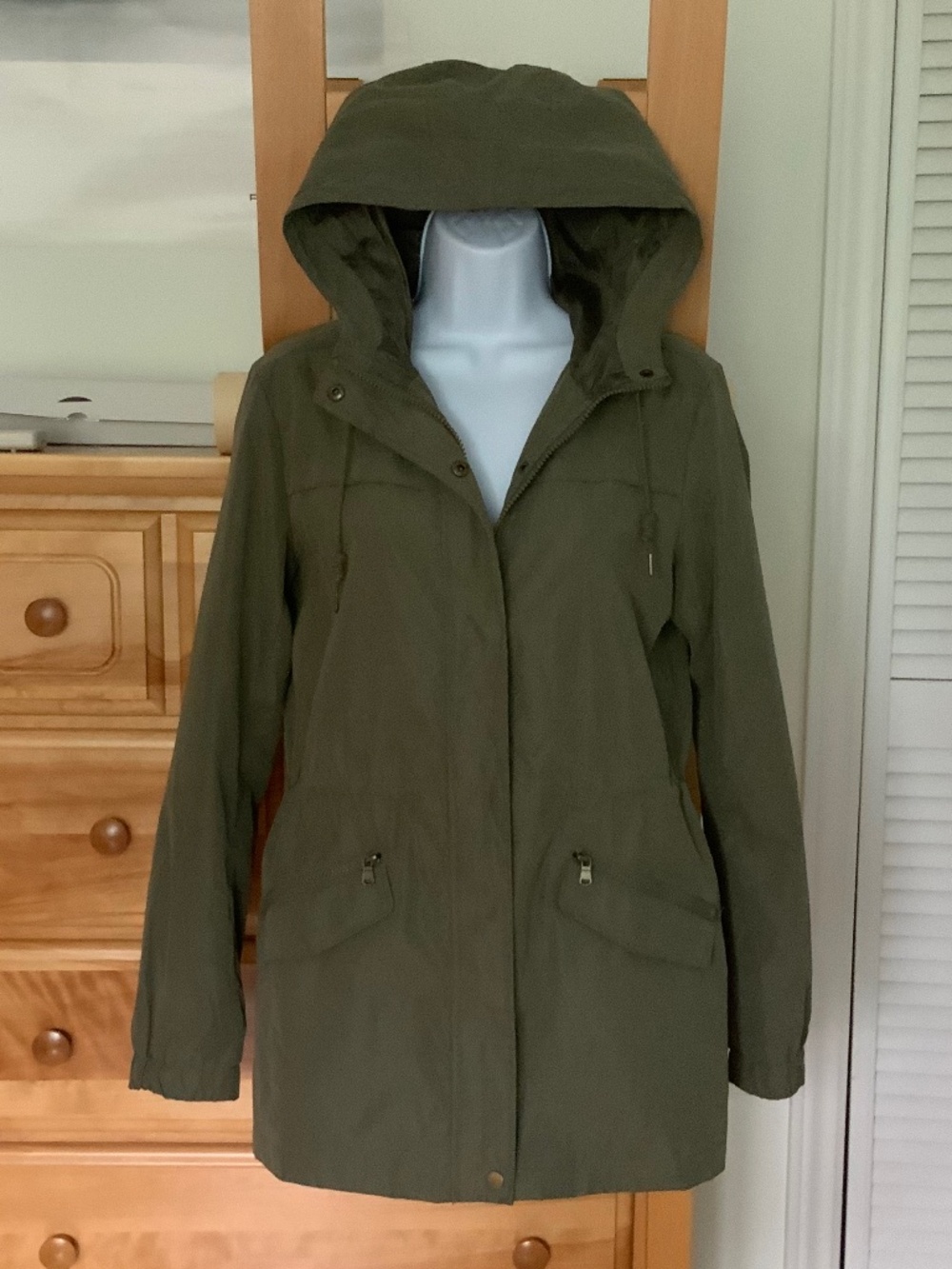 Polyester wind proof jacket for women, size small, colour khaki
